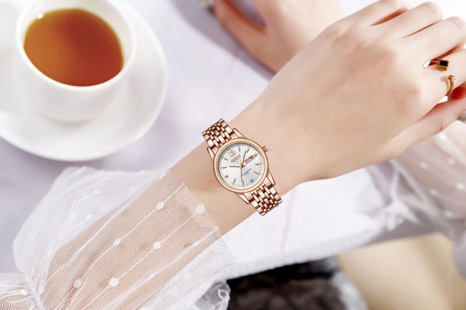 men women watch  (6)