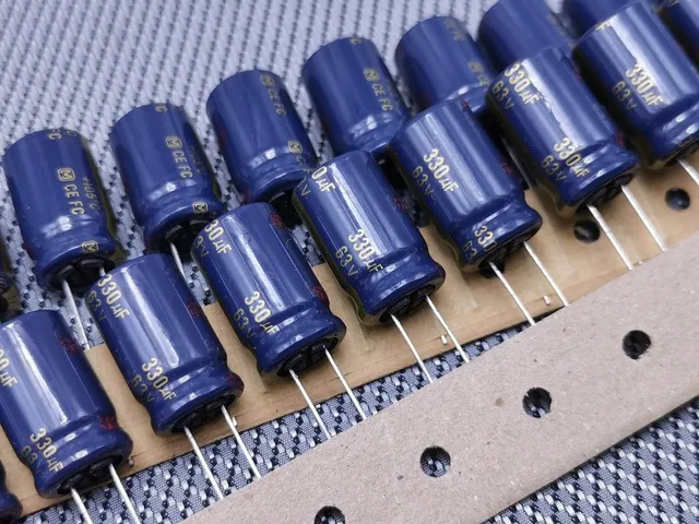 電解コンデンサ新品480個