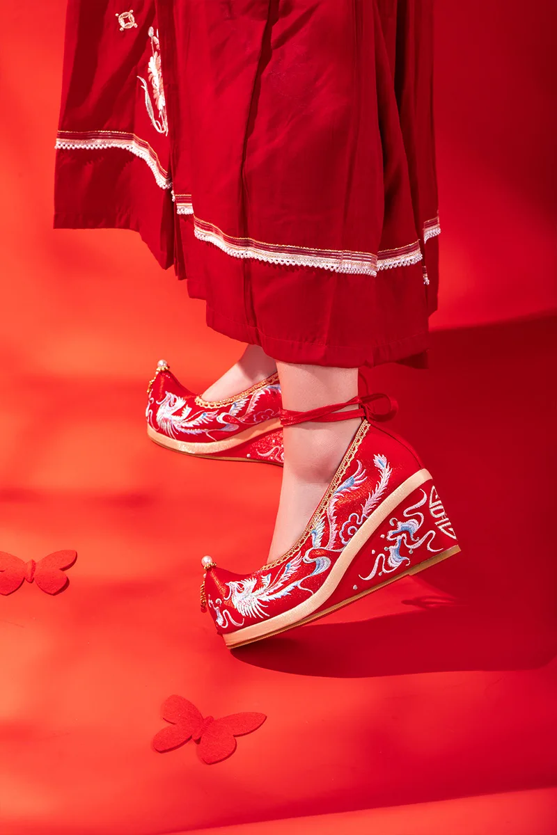 Chinese Embroidered Phoenix Flower Cloth Shoes Ancient Wedding