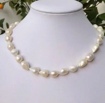 Ожерелье из белого жемчуга неправильной формы