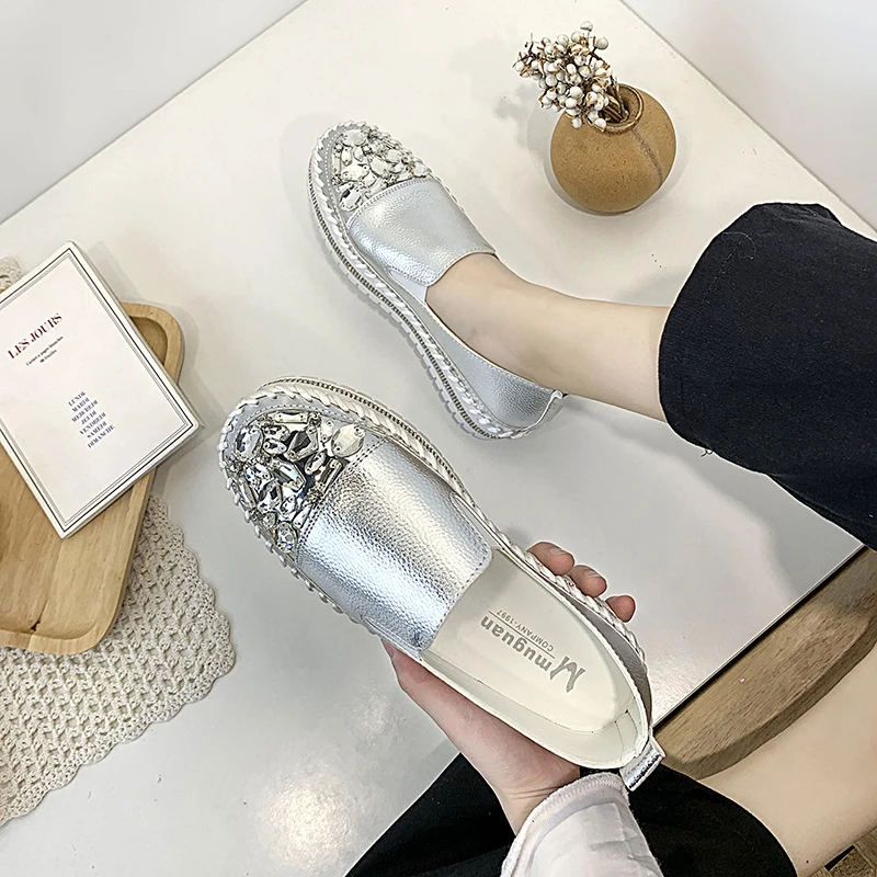 

Fashion Crystals Round Toe Leather Flats Shoes Women Silver Bling Loafers Couple Platform Shoes Woman Flat White Silver Color