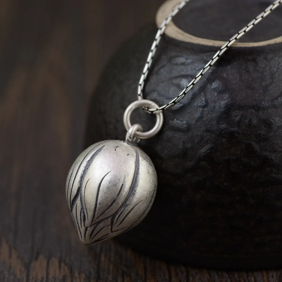 

Goldeer wang S990 Pure Silver Matte Style Women's Lotus Bud Pendant New Products Accessories Gift Thai Silver