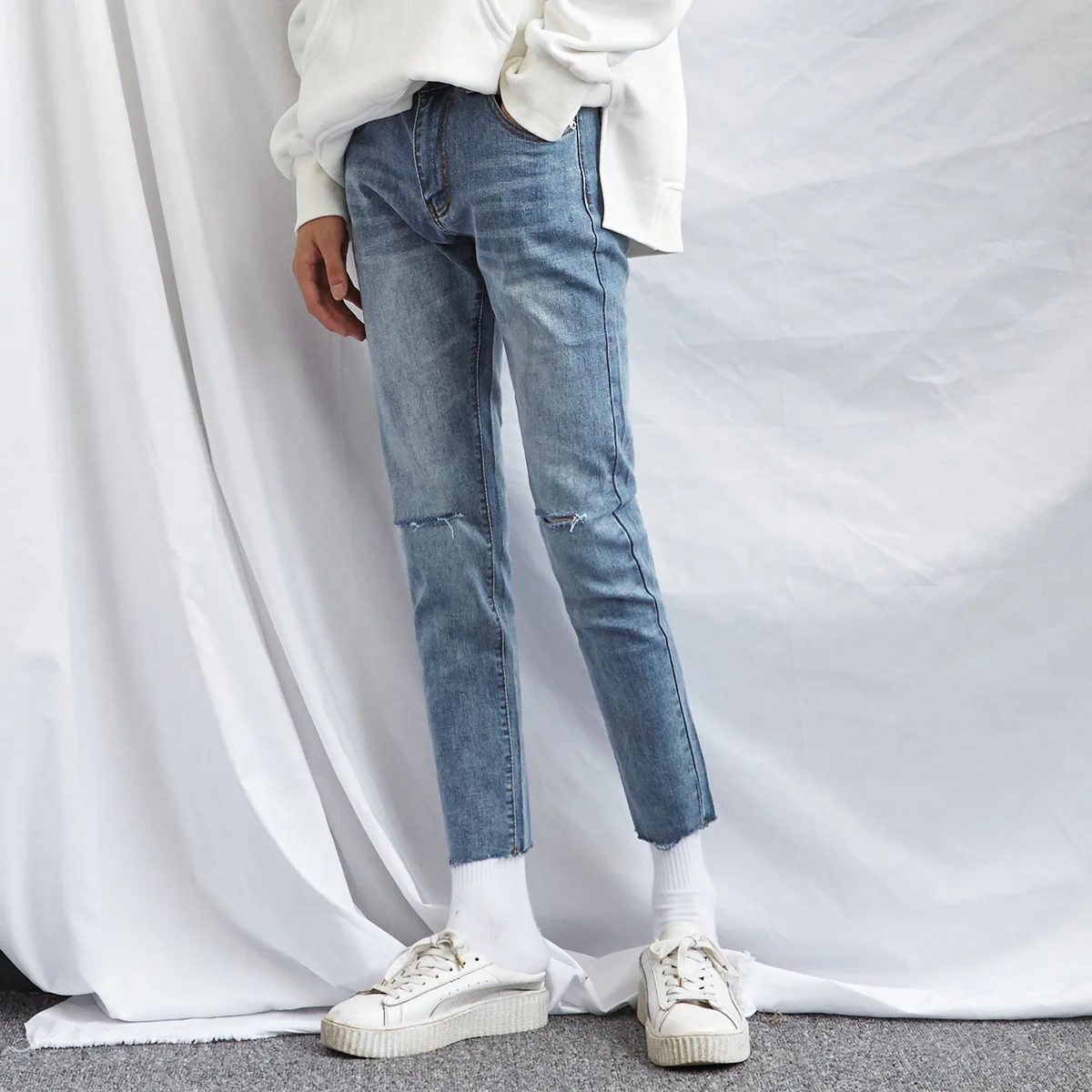 Spring/Summer Cotton Blue Broken Hole Men Denim Jeans Knee Ripped Frayed Vintage Jeans Men Korean Casual Ankle-Length Pants Male