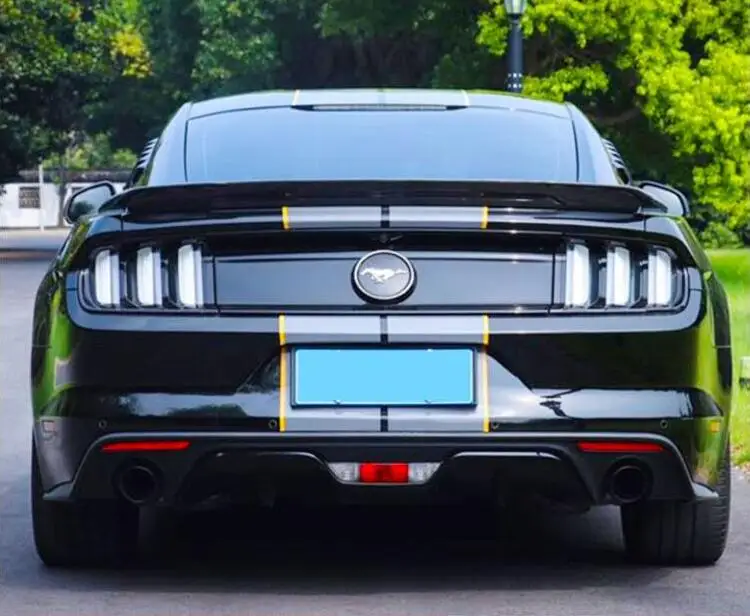 High quality Carbon Fiber Car Rear Trunk Lip Spoiler Wing Fits For Ford Mustang