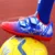 Мода Shinny Kids Soccer Shoes Indoor Hook-Loop Futsal Shoes Letter Pringting Short Spike Football Shoes Kids futbol 2020 kids