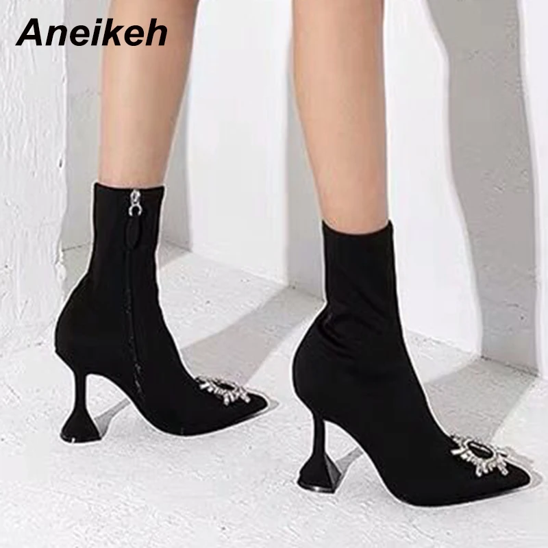 Aneikeh Black Satin носки Стиль ботильоны острый носок на высоком каблуке Представительская обувь осенние модные Стразы Украшенные сапоги