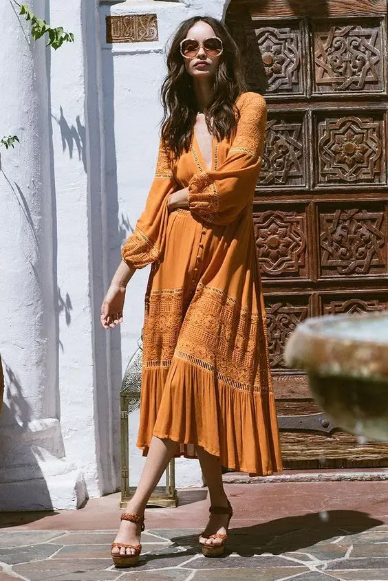 

2020 Spring and Autumn Holiday Style Sexy V-Neck Long Sleeve Dress Beach Style Lace Temperament Comfortable Ladies Long Dress