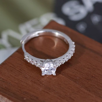 

Euro-American fashion creative inlaid ultra-zircon circle shape sweet little princess wind single Earring Gift