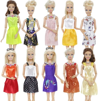 

Random 18 Pcs = 12x Mixed Style Mini Gown Party Dress + 6x Plastic Fashion Necklaces Skirt Accessories Clothes for Barbie Doll