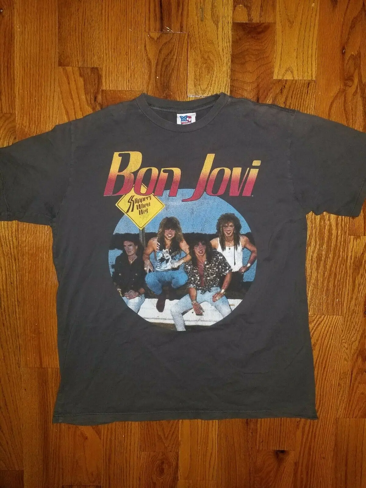 Винтажная Футболка 86-87 BON JOVI, футболка WORLD TOUR CONCERT, скользкая, когда мокрая M