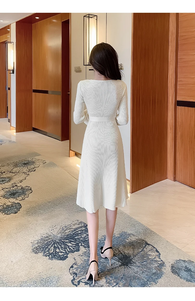 2020 single breasted lace autumn dress Elegant Korean version of women's knitted dress simple stretch work office