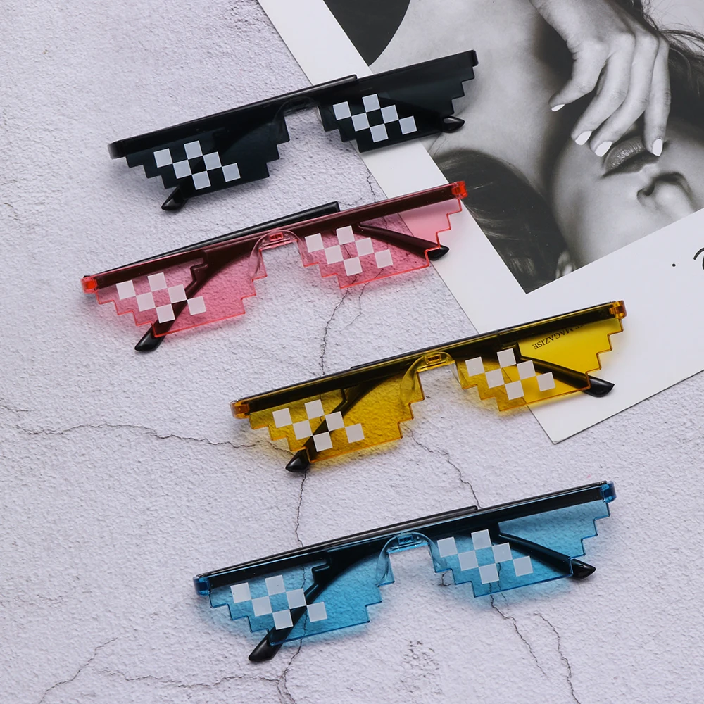 1PC NUOVO Mosaico Occhiali da sole Trucco Giocattolo Thug Life Occhiali Trattare con esso Occhiali Pixel Nero Mosaico Occhiali da sole Scherzi fantastici Giocattoli divertenti_voghion.com