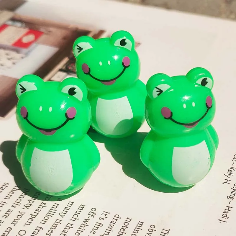 24 шт. волшебная игрушка мини-неваляшка Тигр лягушка медведь кошка Подарочная игрушка для детей Снова в школу милые забавные вечерние подарки на день рождения - Цвет: Green Frog