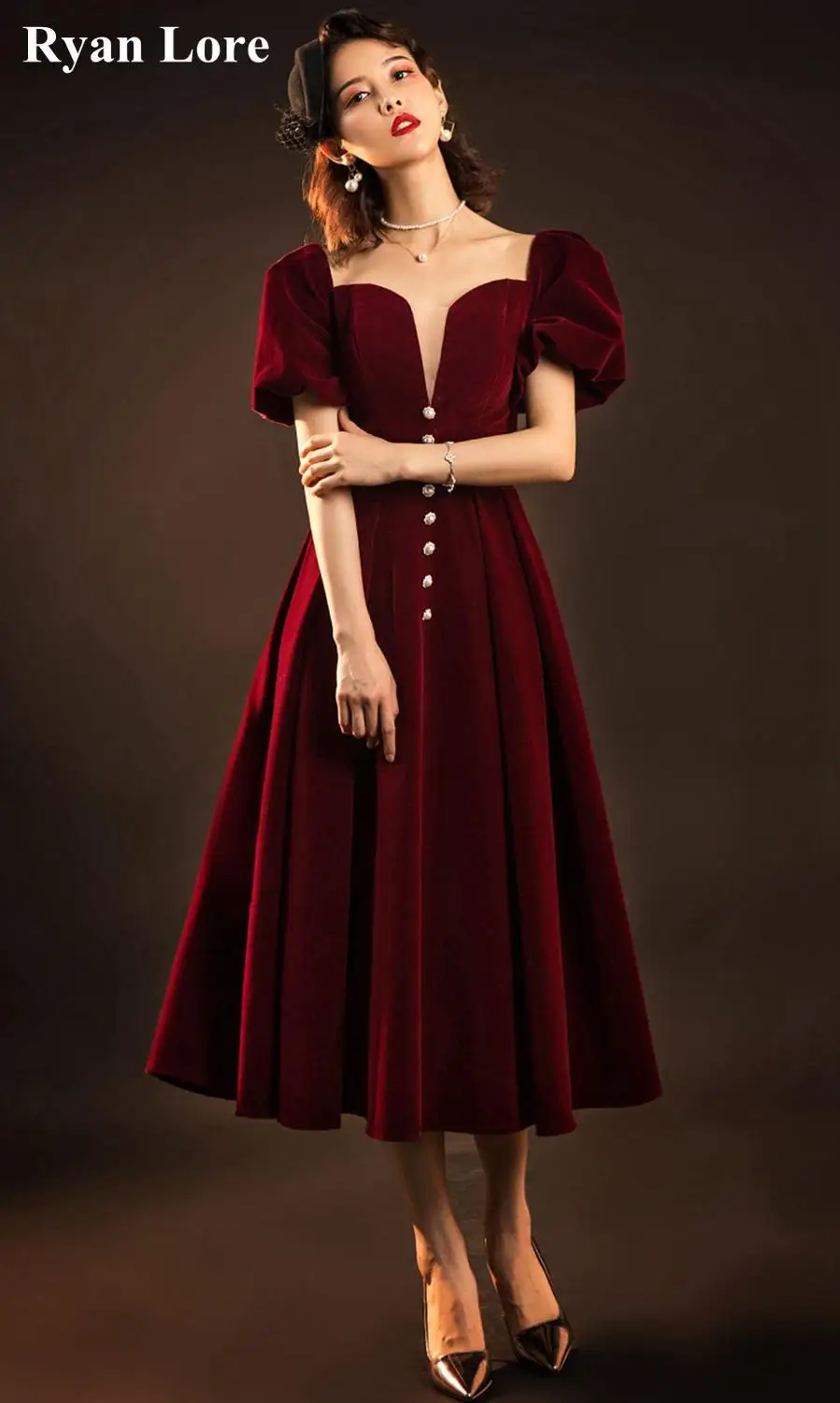 

2020 Burgundy Celebrity Velour Prom Dresses Short Sleeves Evening Dress Elegant Wine Red Women Party Night Formal Evening Gowns