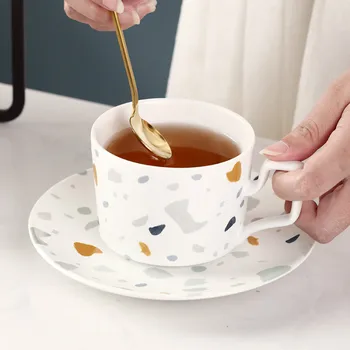 

Nordic Minimalist Ceramic Cup with Spoon Creative Home Afternoon Tea Cups High Quality Office Coffee Cup and Saucer Set MM60BYD