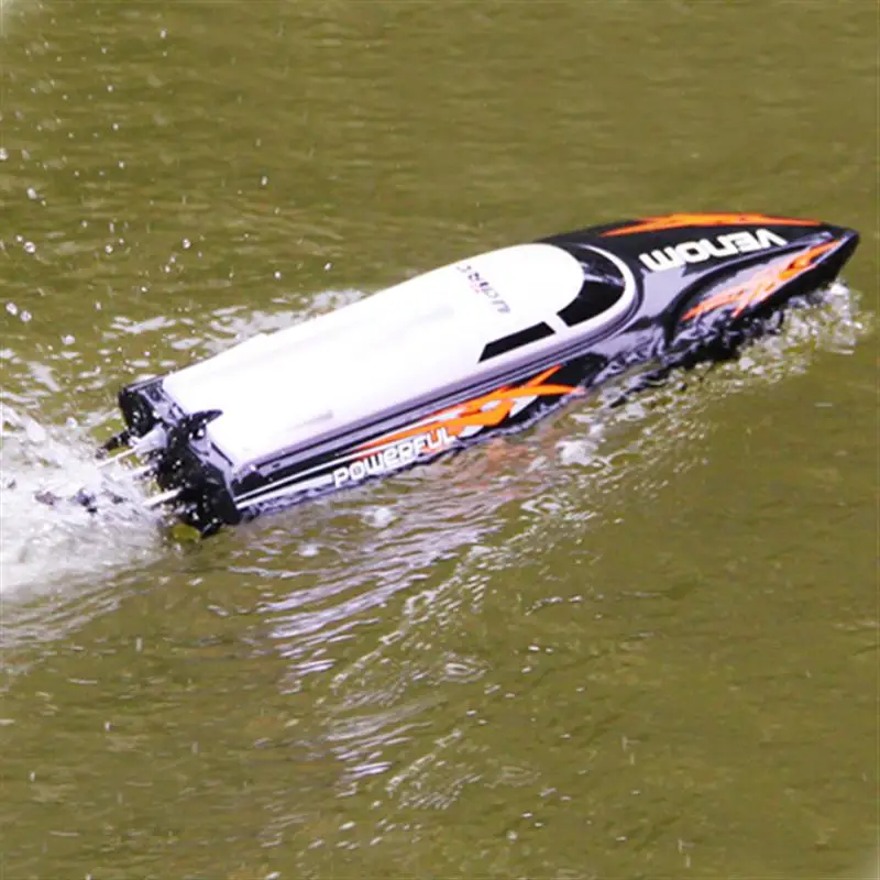 UdiRC UDI001 Venom 2.4GHz High Speed Remote Control Electric RC Boat Speedboat (Color randomised)