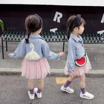 

Spring and autumn 2-6 year old girl baby cartoon swan pattern denim shirt + dress yarn dress two-piece new Korean fashion suit