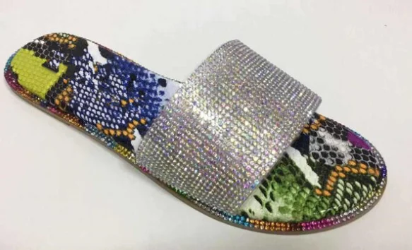 colorful Стразы Тапочки новая женская мода; пляжные шлепанцы с яркими блестками обувь на плоской подошве на открытом воздухе в студенческом стиле; сандалии - Цвет: colorful