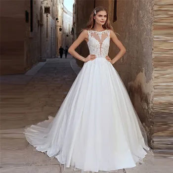 

Modest Scoop Neck Lace Appliques Bride Wedding Dresses Buttons Back Princess Bridal Gowns Spring Fashionable Custom