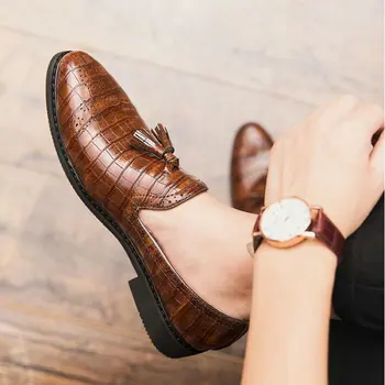 

Brand Fashion Formal Shoes Men Bullock Business Office Shoes Men Italy Luxury Big Size 48 Dress Shoes Men Casual shoes A57-48