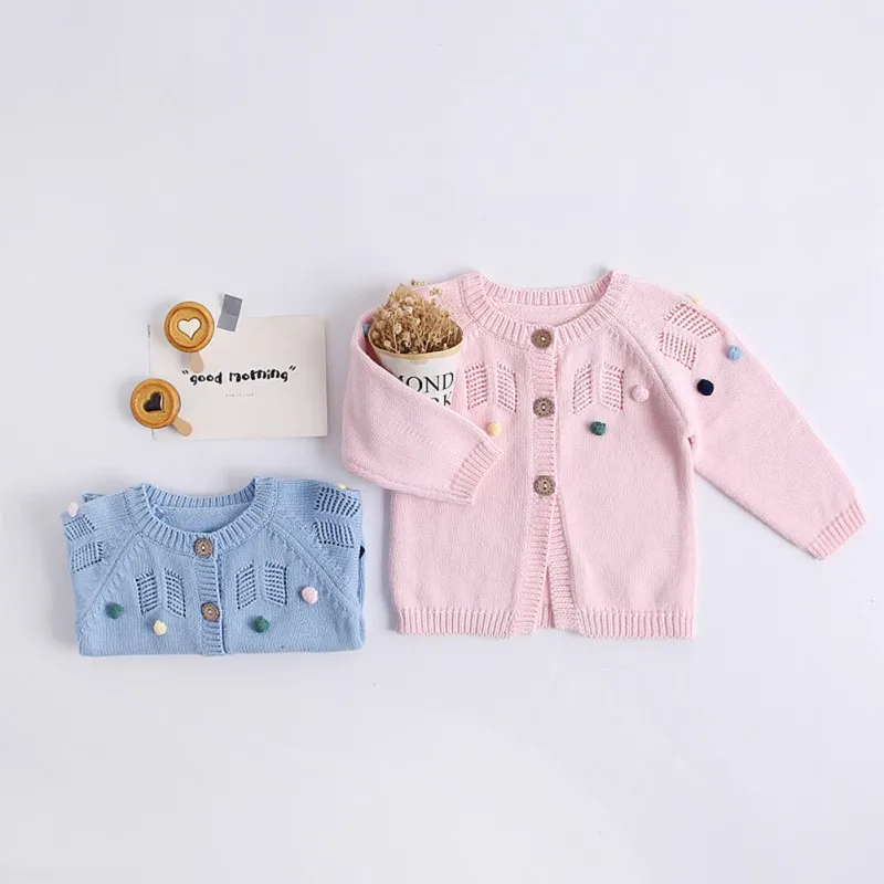 Осенняя одежда для новорожденных; свитер для маленьких девочек и мальчиков; вязаный кардиган с помпонами; Повседневная Верхняя одежда; пальто; детская куртка