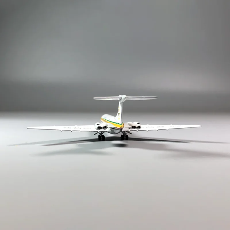 エアバス A330-300 アメリカン航空 (ギア/スタンド付属) 1/200