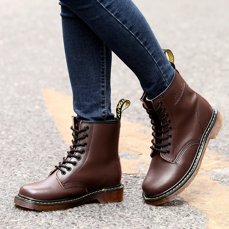 Женские кожаные ботинки Martens наивысшего качества; зимние ботинки в байкерском стиле; теплая удобная женская обувь на меху; Dr с коробкой