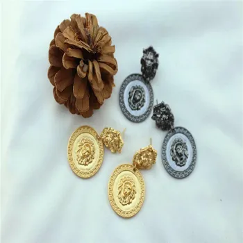 

Temperament ins style exaggerated matte gold earrings European and American metal simple personality earrings