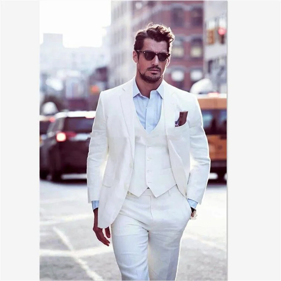 New Classic Men’s Suit Smolking Noivo Terno Slim Fit Easculino Evening Suits For Men Ivory Groom Suit Tuxedos 2 Button Peak Lape