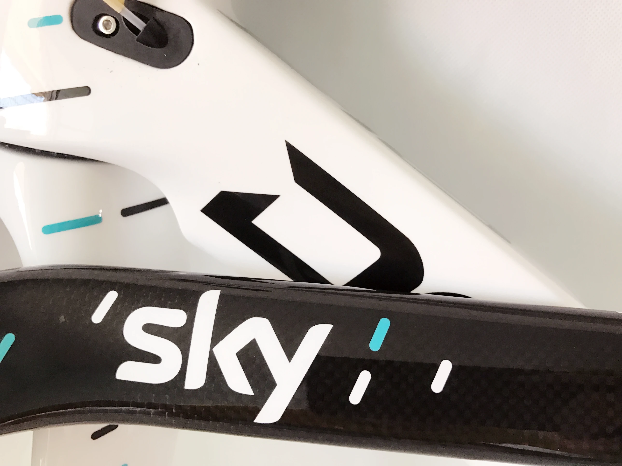 

T1100 white sky carbon bike frame 25mm offset seatpost+frame+frok Torycal T1100 1k frame in carbon made in taiwan free shipping