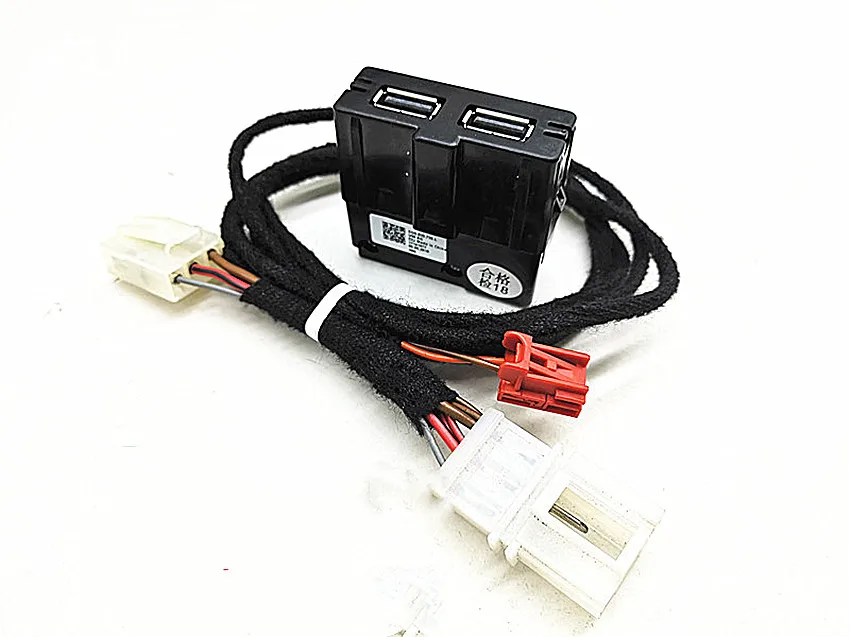 Разъем USB Armerst для заднего сиденья с проводкой MQB Tiguan MK2 Atlas Octavia Superb Kodiaq 5QD 035 726