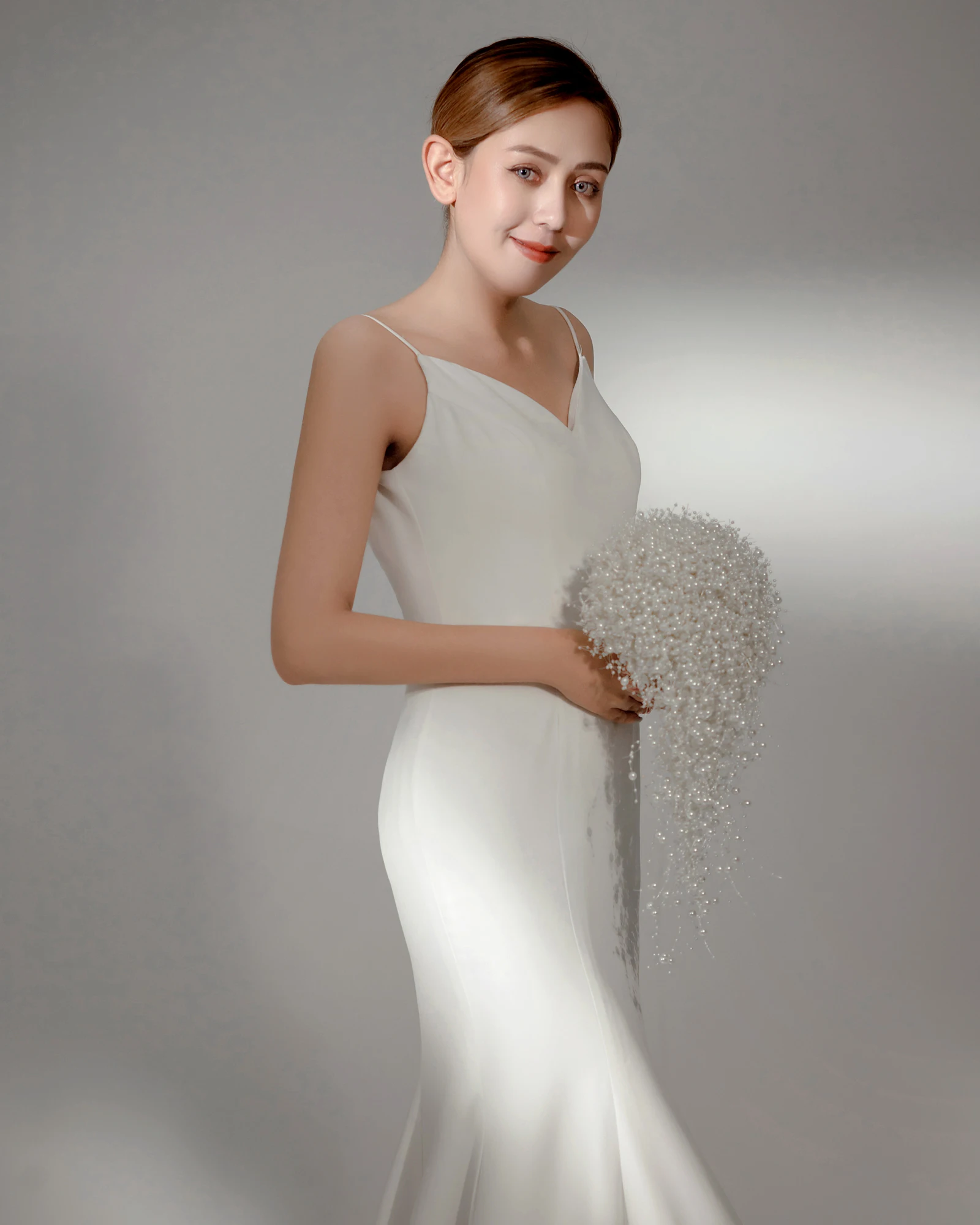 YouLaPan Full Pearls Ivory&White Bouquet Handmade Waterfull Bride Bouquet Luxury Wedding Flower Bridal Accessories F24