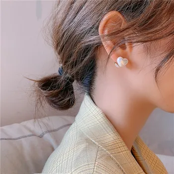 

Korean Retro Temperament Pearl Heart Shape Earrings Female Girls Double-sided Small Earrings
