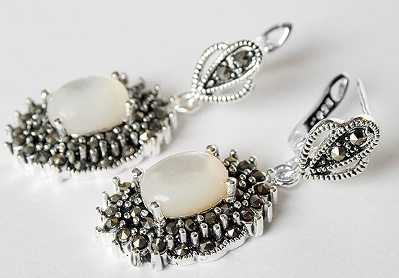

VINTAGE NATURAL WHITE SHELL 925 SILVER & MARCASITE FASHION EARRINGS 11/2" BEST GIFT