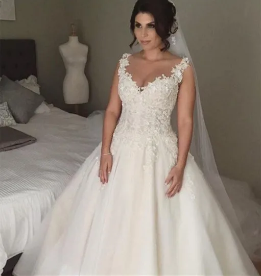 

New Fashion Quality Lace Custom V-neck Luxury Ball Gown Wedding Dress Wedding Gown
