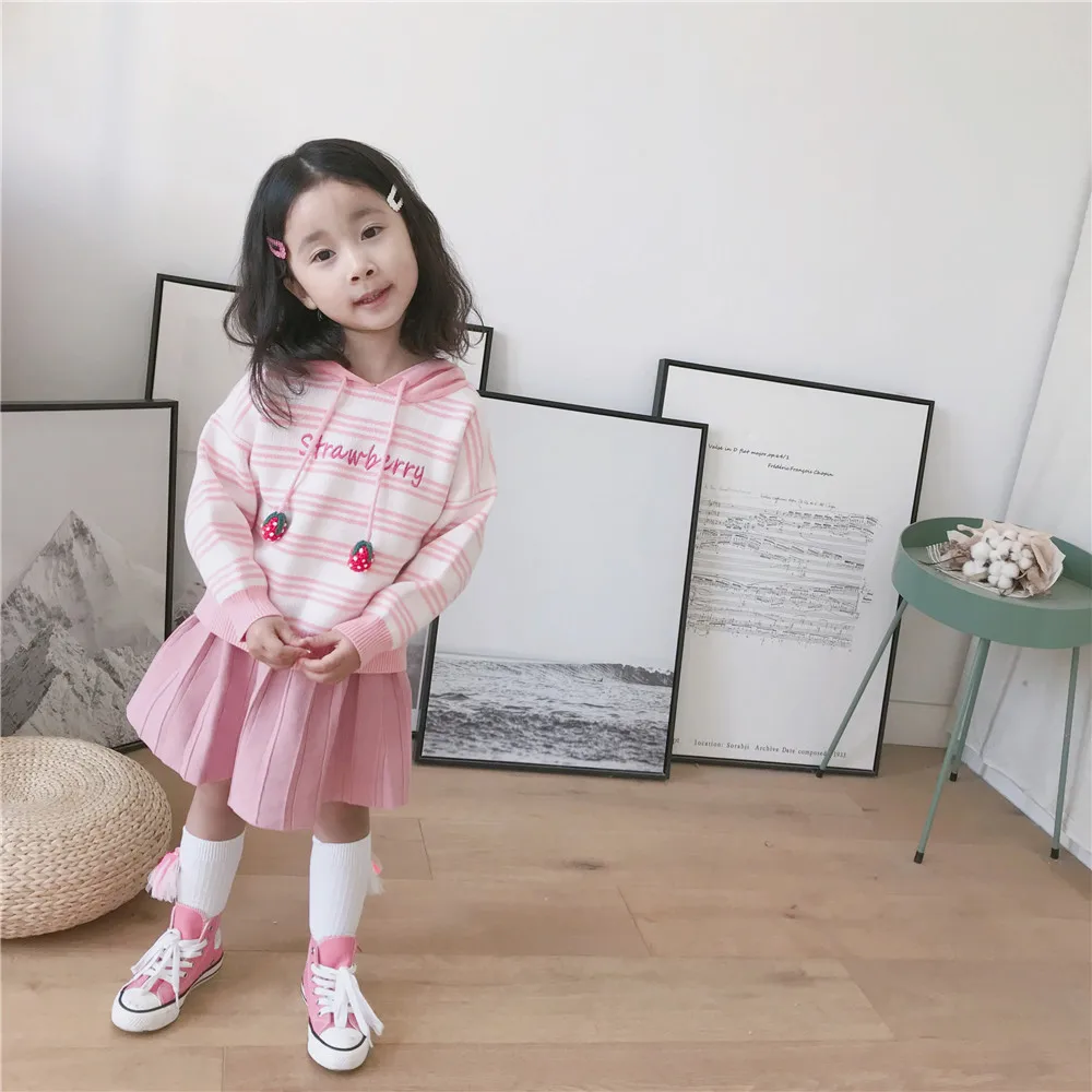Tonytaobaby/осенне-зимняя одежда; Новая детская одежда; Хлопковый вязаный костюм с клубничкой; юбка; одежда для маленьких девочек