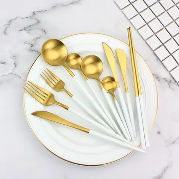 

24pcs Gold Dinnerware Set Stainless Steel Cutlery Knife Fork Spoon Cutlery Set Gift Box