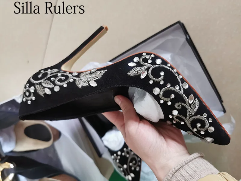 Silla liners/пикантные туфли лодочки на высоком каблуке с вышивкой и серебряной нитью