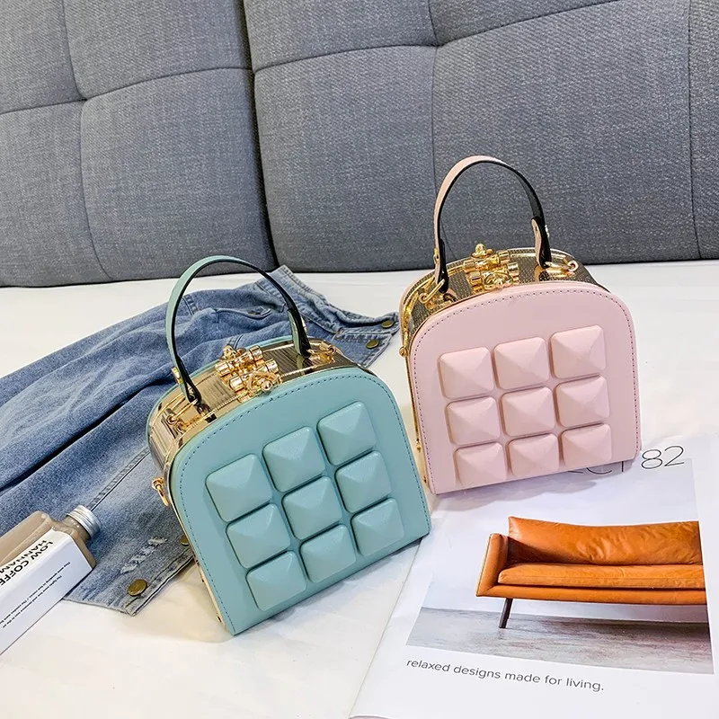 

2019 new girl Korean version chain bag all messenger bag fashion simple one-shoulder small square bag leather