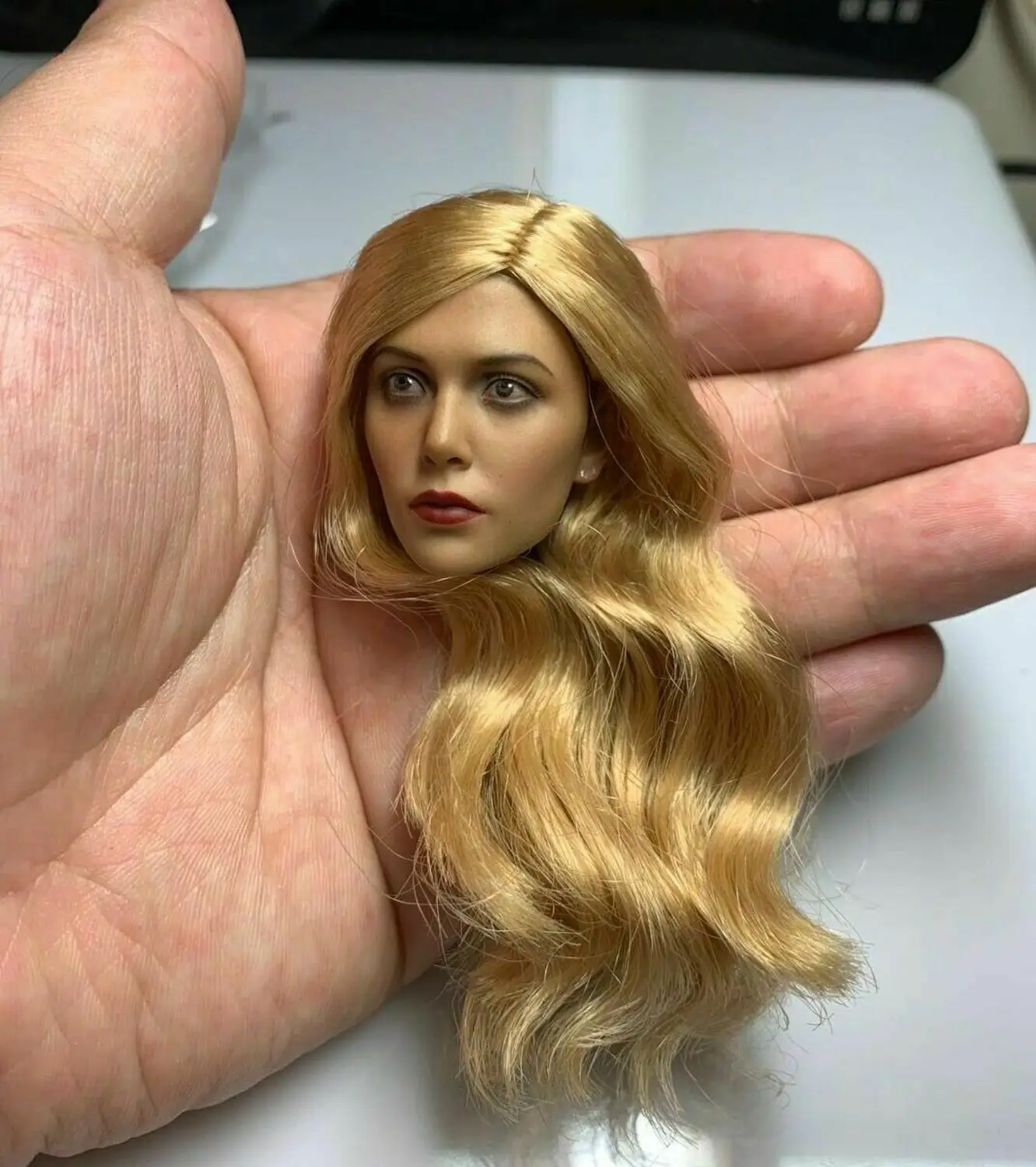 1/6 scale female figure Elizabeth Olsen blonde version Witch head sculpture model for 12 inch action figure
