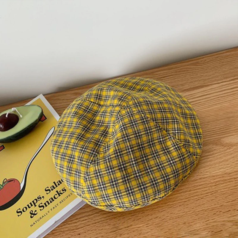 

2019 autumn and winter new hat female Japanese retro plaid beret autumn thin breathable painter hat wild soft sister cute octagonal cap