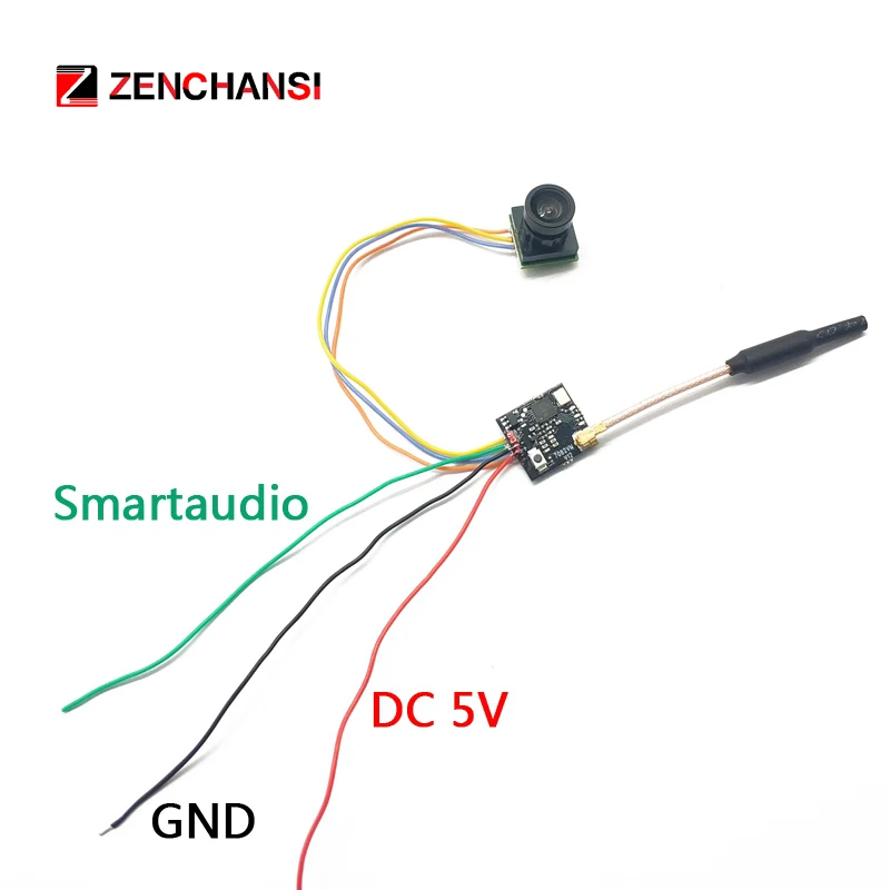 Kit Émetteur 5.8G 250mW et Caméra FPV pour Mini Drone de Course connecté à un drone, câbles visibles.