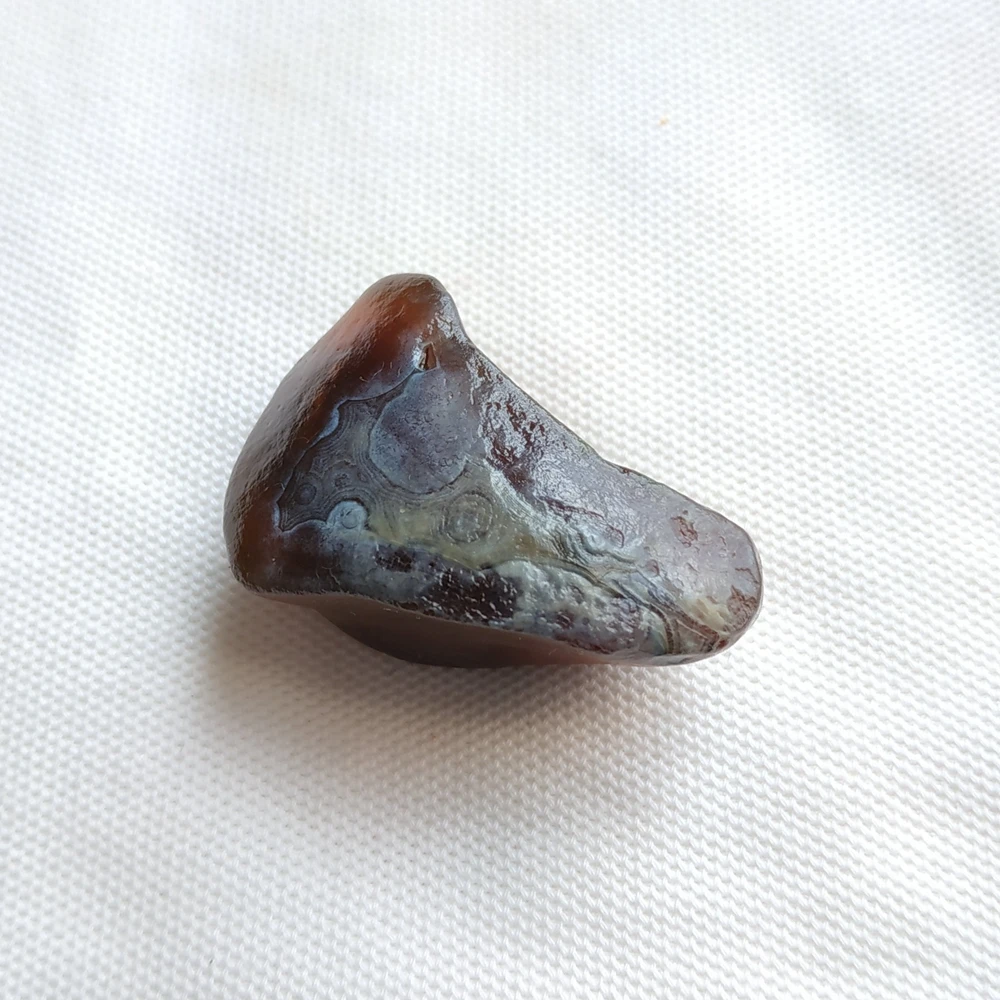 Natural beautiful stone Ornamental raw stone raw agate Silk Road Collectibles unique collection Natural beautiful stone Ornamental raw stone raw agate Silk Road Collectibles unique collection