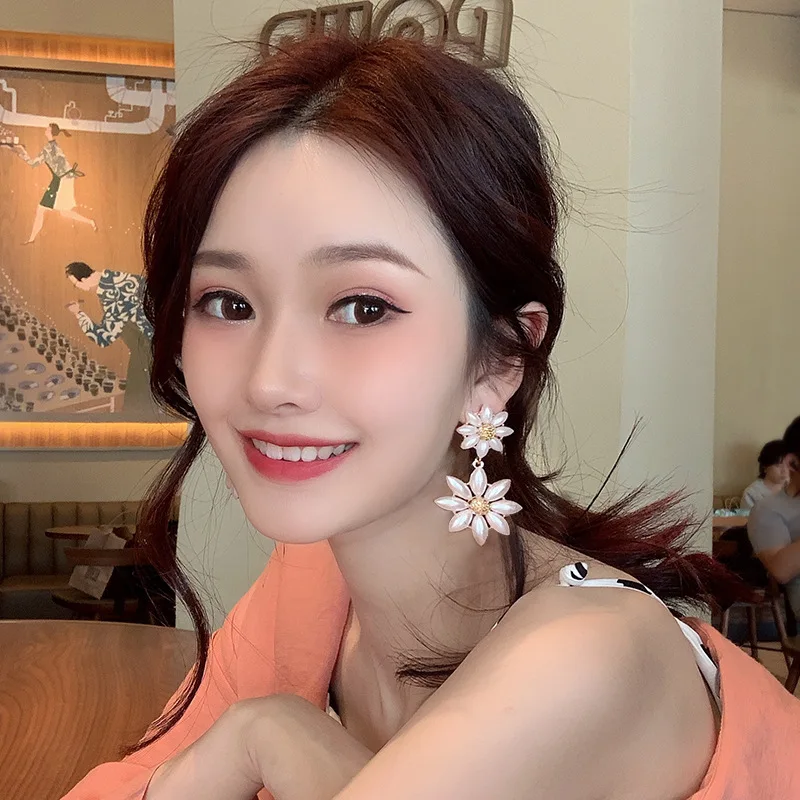 

FN flower pearl earrings with metal gold color for women fashion flower drop earrings with pearl 2019 party jewelry wholesale