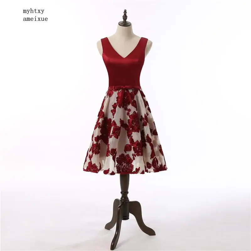 Формальное вечернее платье с v образным вырезом а силуэт без рукавов кружевное на