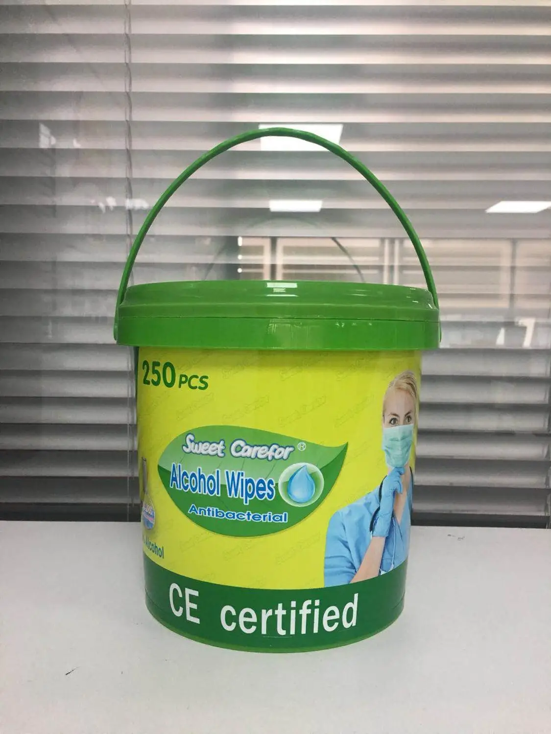 

250Pcs/barrel 75% Alcohol Wipes Rinse-Free Wet Wipes Cleaning Wet Tissue for workplace,computer screen and keyboard cleaning