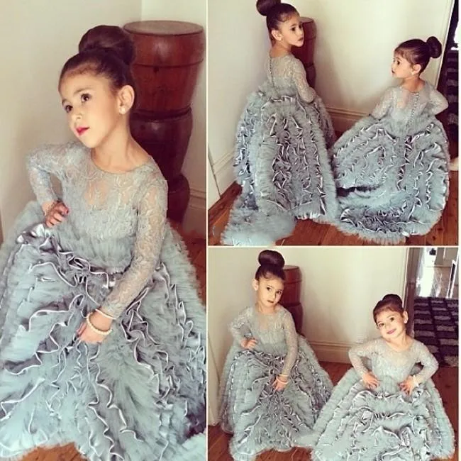 

Little Princess Children Flower Girls Dresses Vintage Lace Long Sleeves Ball Gown Ruffles Covered Button Girls Pageant Dress