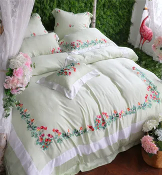 

2019 Spring Summer Light Green 60 Double-Sided Tencel Four-piece Set Berry Embroidered Fresh Silky Quilt Cover Bedding Article