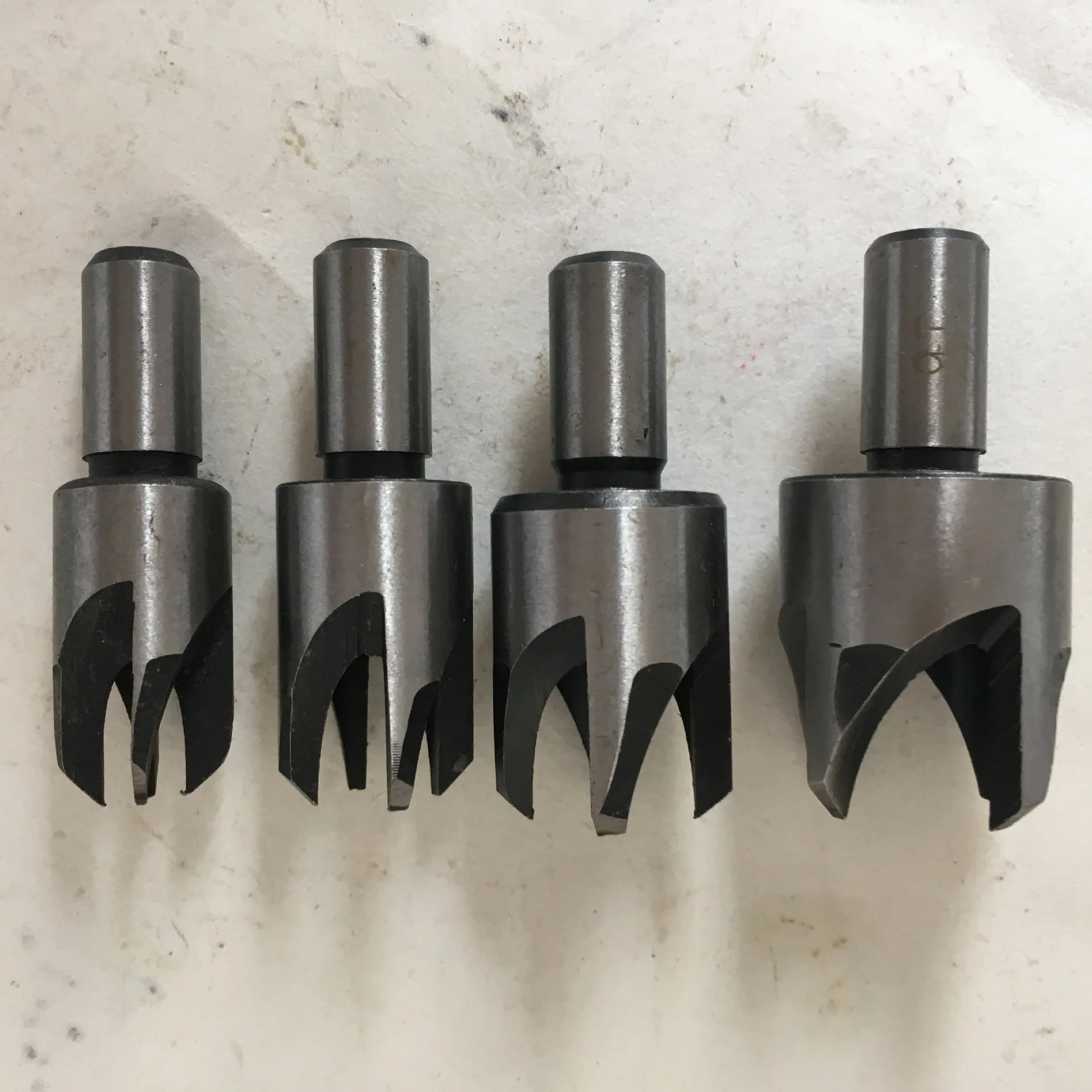 

Wooden Plug Drill 8 Pieces Barrel Type Claw Woodworking Hole Saw Set