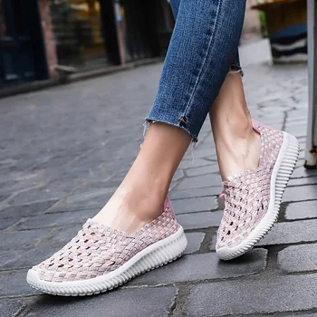 

Causal Shoes Women Flat Plus Size Breathable Mesh Sneakers Fashion New Women Slip On Knitting Flats Soft Walking Shoes